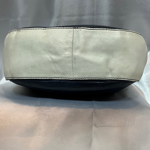 Coach shoulder/Crossbody, Navy & White   40-A4b - Picture 5 of 10